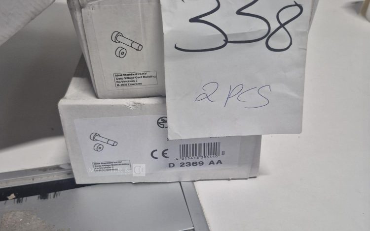 autre Lot de 2 pièces robinet / douchette chromée avec flexible métallique réf : D236A  340