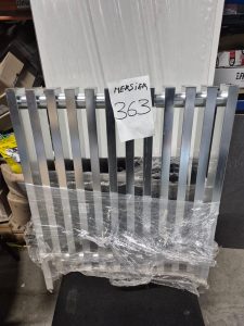 autre Ce lot comprend 1 radiateur décoratif en acier, finition métallisée à lames vert  342