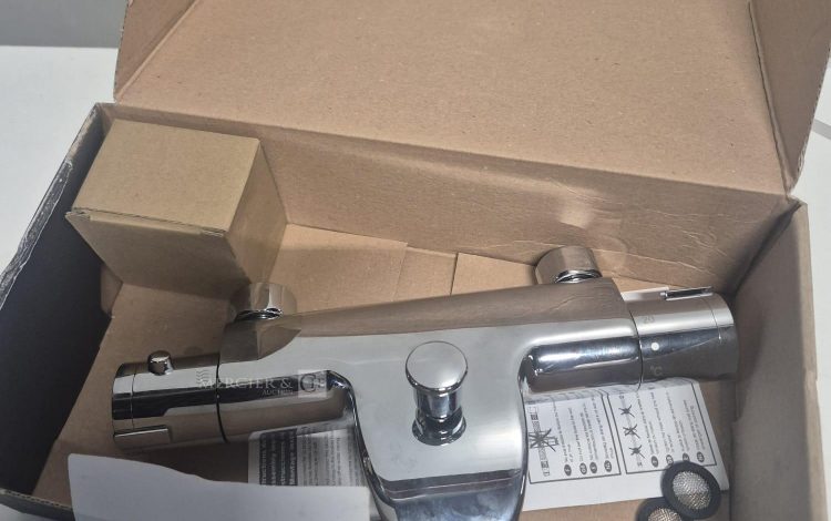 autre Mitigeur thermostatique de douche chromé, modèle mural. Réglage précis de la tem  343