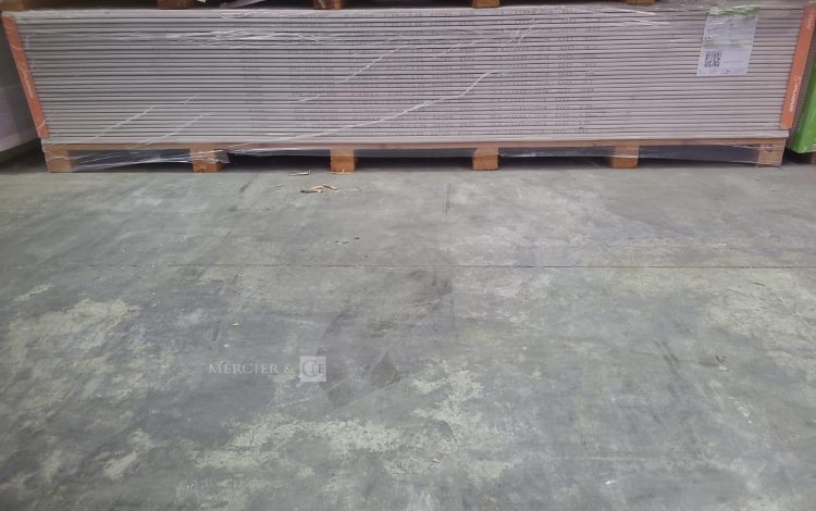 autre Lot de 30 plaques de plâtre , plaque à perforations continues, revêtue au dos d&rsquo;  348