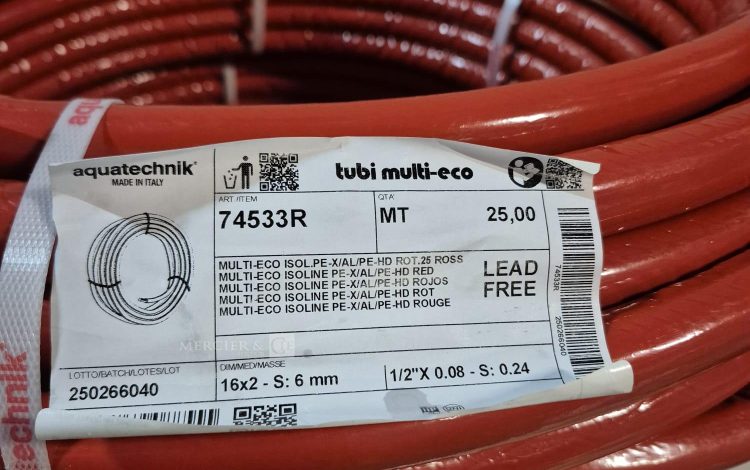 autre Lot d&rsquo;environ 100ml de Tube PER rouge isolé en couronne de 25 mètres, diamètre 1  30