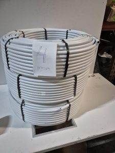 autre Lot d&rsquo;environ 300ml de Tube multicouches  blanc en couronne, souple et résistant  3