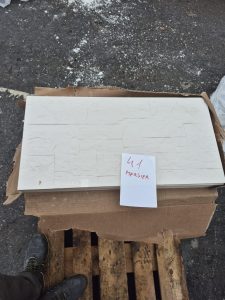 autre Lot d&rsquo;environ 11m de faïence de 30cm x 60cm .Ce lot se compose de carreaux en gr  33