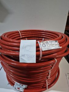 autre Lot d&rsquo;environ 100ml de Tube PER rouge isolé en couronne de 25 mètres, diamètre 1  34