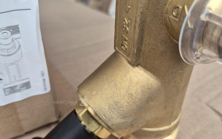 autre Lot de 8 Débitmètre Wattflow en laiton, filetage mâle G 1&Prime;1/2, dimension DN32. C  368