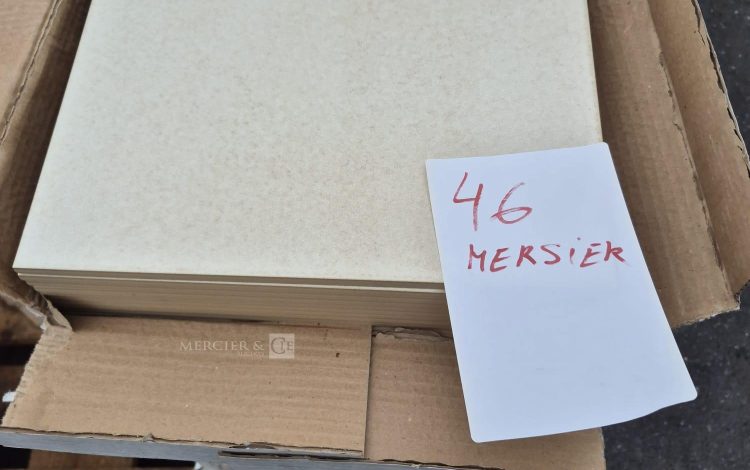 autre Lot d&rsquo;environ 16m2 de faïence de 31 x 31cm . Couleur: beige  37