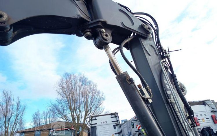 MECALAC PELLE SUR PNEUS 12MTX A VOLEE VARIABLE DIESEL 9,7T – 8087 HEURES – ANNEE 2020  47 124