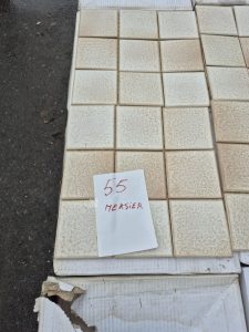 autre Lot d&rsquo;environ 20m2 de carrelage mosaïque , conditionné en plaques de 30 × 30 cm  44