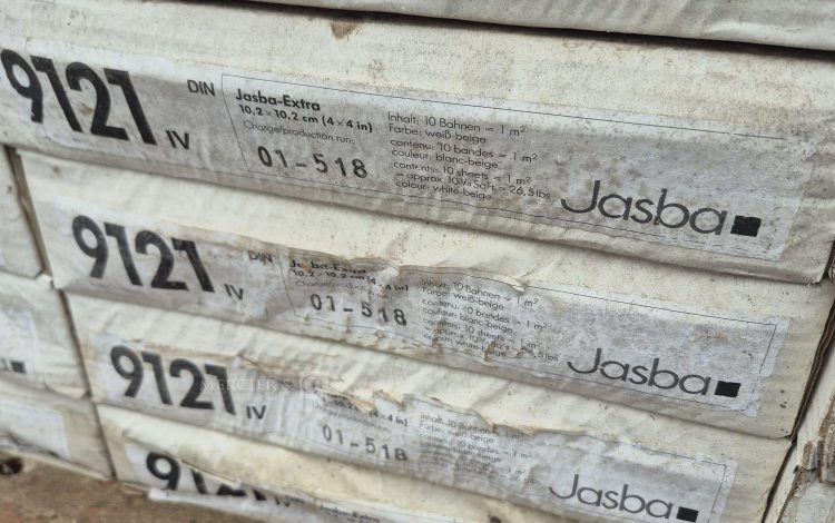 autre Lot d&rsquo;environ 20m2 de carrelage mosaïque , conditionné en plaques de 30 × 30 cm  44