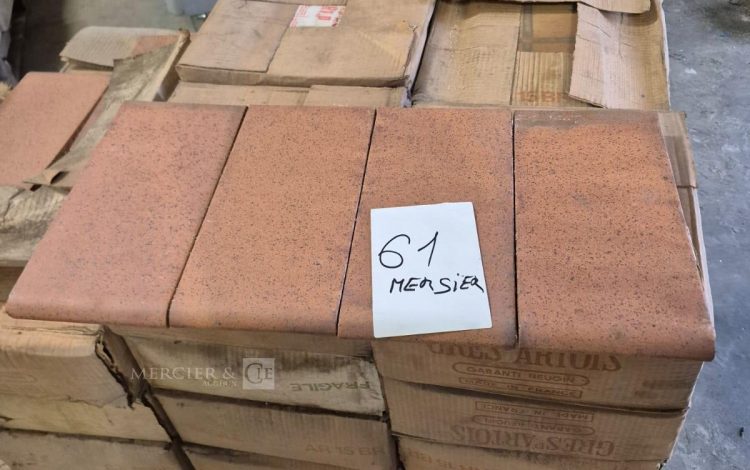 autre Ensemble denviron 30 m² déléments en terre cuite destinés à la réalisation de  50