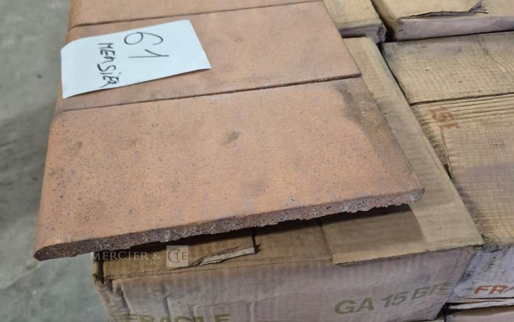 autre Ensemble denviron 30 m² déléments en terre cuite destinés à la réalisation de  50