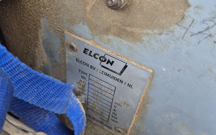 autre Machine à découper de grandes plaques de bois, de plastique ou de métal avec pré  59