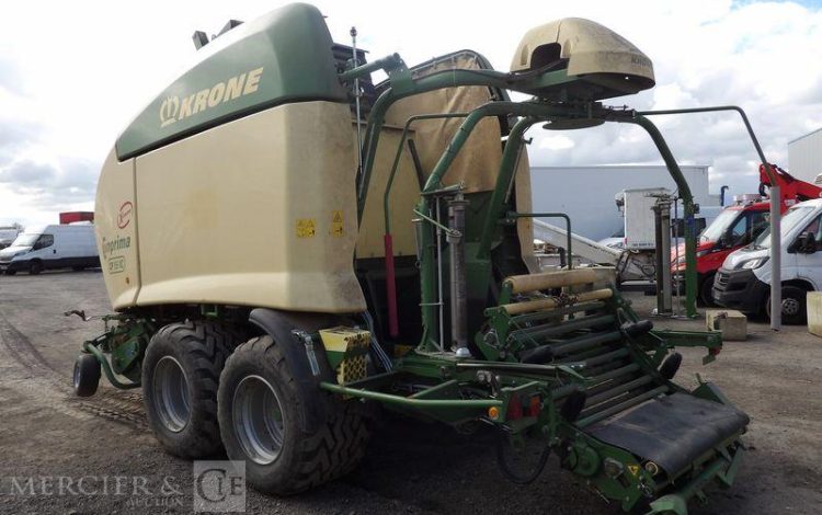 KRONE COMBINE PRESSE ENRUBANNEUSE COMPRIMA CF 155 XC-XTREME- 2 ESSIEUX – PTAC 9 T  76 897