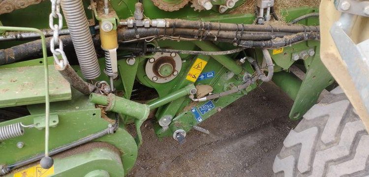 KRONE COMBINE PRESSE ENRUBANNEUSE COMPRIMA CF 155 XC-XTREME- 2 ESSIEUX – PTAC 9 T  76 897