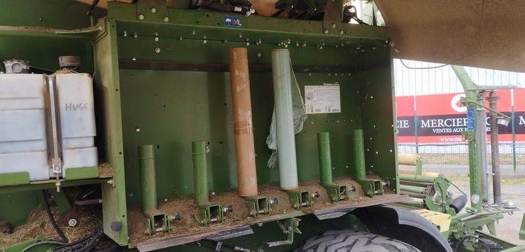 KRONE COMBINE PRESSE ENRUBANNEUSE COMPRIMA CF 155 XC-XTREME- 2 ESSIEUX – PTAC 9 T  76 897