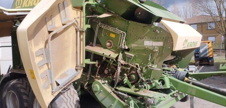 KRONE COMBINE PRESSE ENRUBANNEUSE COMPRIMA CF 155 XC-XTREME- 2 ESSIEUX – PTAC 9 T  76 897