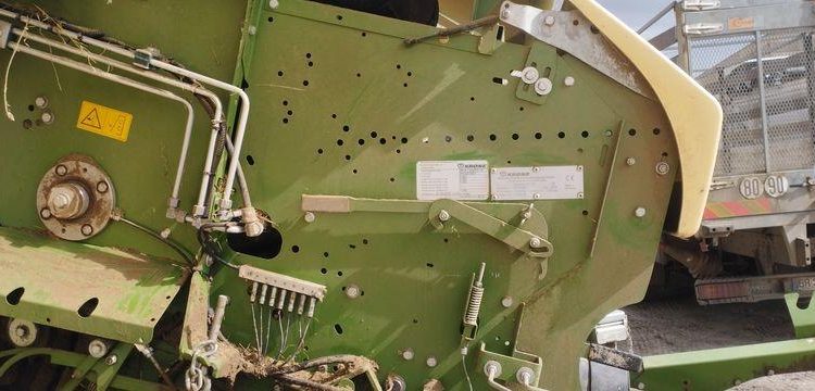 KRONE COMBINE PRESSE ENRUBANNEUSE COMPRIMA CF 155 XC-XTREME- 2 ESSIEUX – PTAC 9 T  76 897