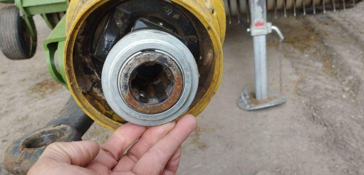 KRONE COMBINE PRESSE ENRUBANNEUSE COMPRIMA CF 155 XC-XTREME- 2 ESSIEUX – PTAC 9 T  76 897