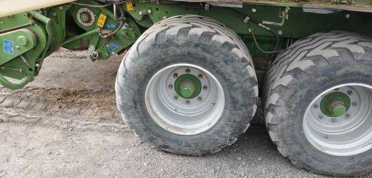 KRONE COMBINE PRESSE ENRUBANNEUSE COMPRIMA CF 155 XC-XTREME- 2 ESSIEUX – PTAC 9 T  76 897