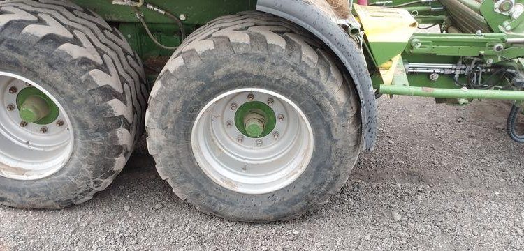 KRONE COMBINE PRESSE ENRUBANNEUSE COMPRIMA CF 155 XC-XTREME- 2 ESSIEUX – PTAC 9 T  76 897