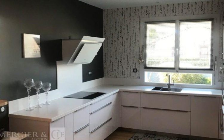 autre Cuisine en L  couleur blanche, marque Oskab  7