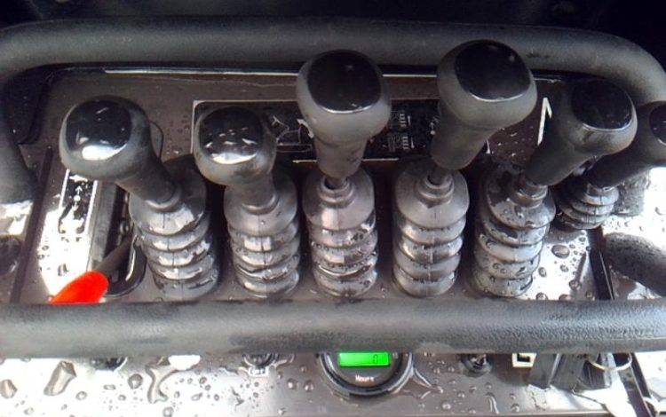 GENERIQUE MINI DUMPER SUR CHENILLE  RHINOCEROS XN800 – D192 – AN2024 MATERIEL NEUF ROUGE 800 639