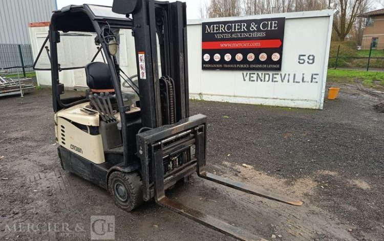CROWN CHARIOT ELEVATEUR FRONTAL SC 5320 ELECTRIQUE – CAPACITE 1,2 TONNES – 832 H  92 344