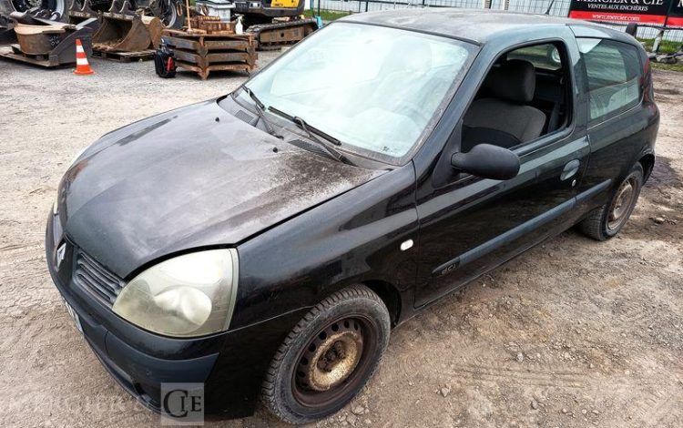 RENAULT CLIO II SOCIETE PHASE 2 1.5 dCi 68 CV – DIESEL – 305155 KMS – ANNEE 2006 NOIR BX-462-LK