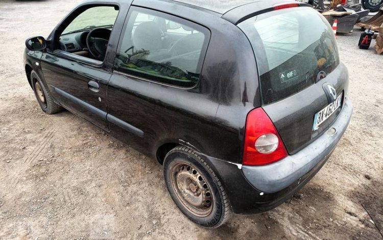 RENAULT CLIO II SOCIETE PHASE 2 1.5 dCi 68 CV – DIESEL – 305155 KMS – ANNEE 2006 NOIR BX-462-LK