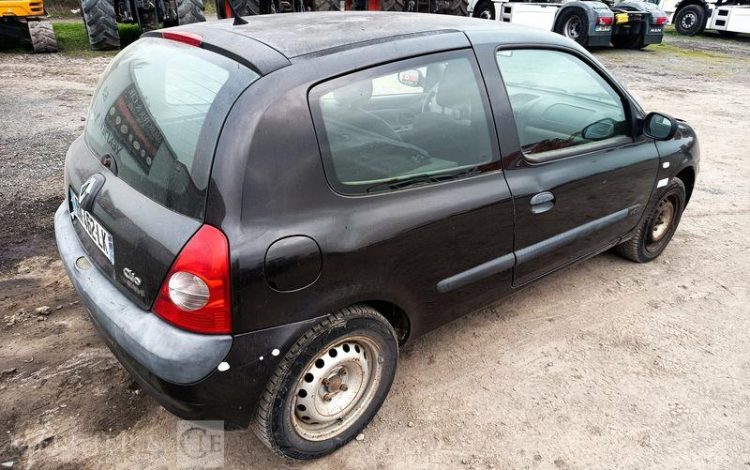 RENAULT CLIO II SOCIETE PHASE 2 1.5 dCi 68 CV – DIESEL – 305155 KMS – ANNEE 2006 NOIR BX-462-LK