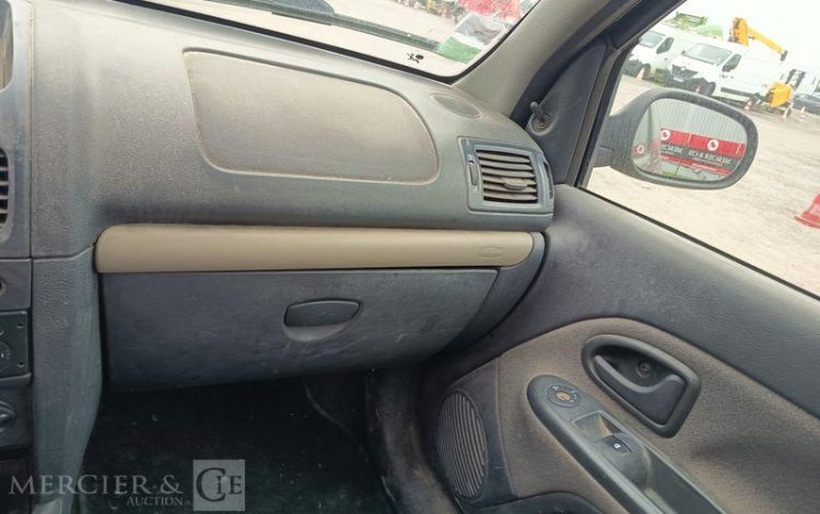RENAULT CLIO II SOCIETE PHASE 2 1.5 dCi 68 CV – DIESEL – 305155 KMS – ANNEE 2006 NOIR BX-462-LK