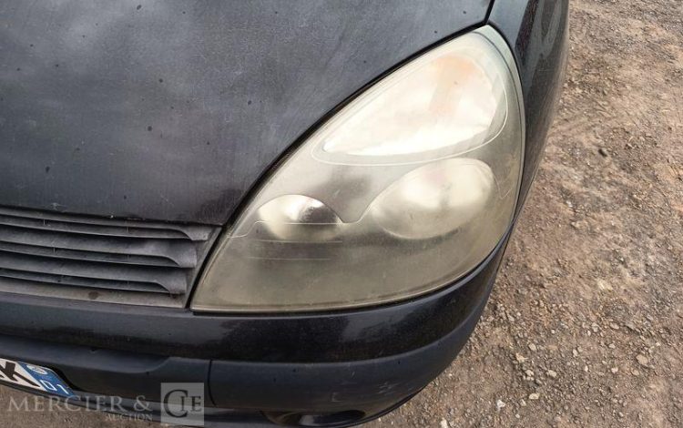 RENAULT CLIO II SOCIETE PHASE 2 1.5 dCi 68 CV – DIESEL – 305155 KMS – ANNEE 2006 NOIR BX-462-LK