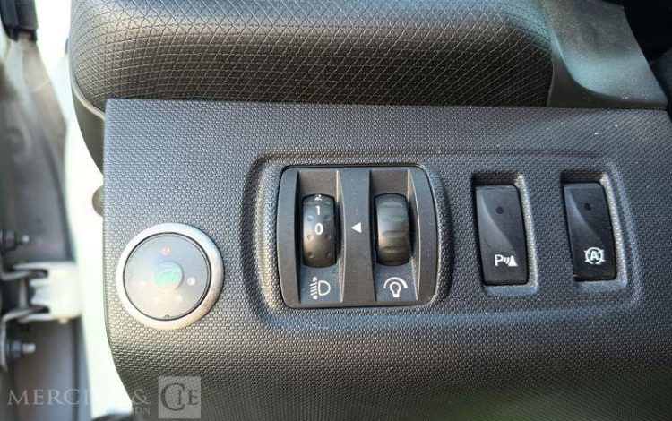 RENAULT CLIO IV 5 Portes 0.9 TCe 12V Energy eco2 S&S 90 cv – EQUIPEE GAZ – ANNEE 2013 BLANC DB-861-MH