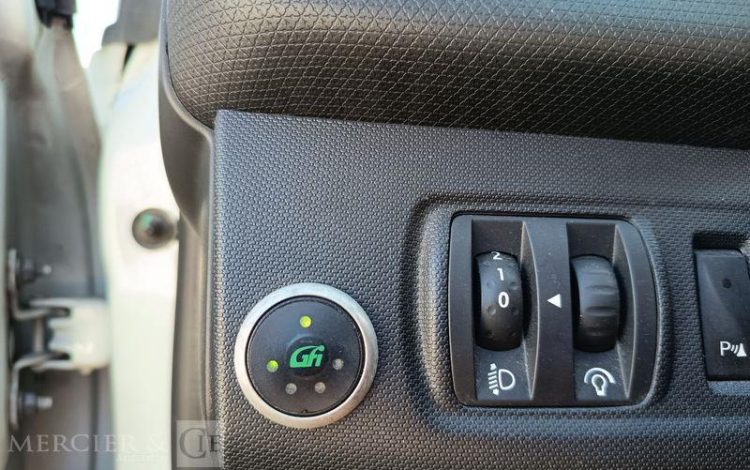 RENAULT CLIO IV 5 Portes 0.9 TCe 12V Energy eco2 S&S 90 cv – EQUIPEE GAZ – ANNEE 2013 BLANC DB-861-MH