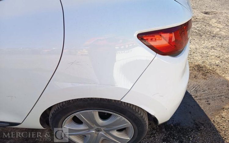 RENAULT CLIO IV 5 Portes 0.9 TCe 12V Energy eco2 S&S 90 cv – EQUIPEE GAZ – ANNEE 2013 BLANC DB-861-MH