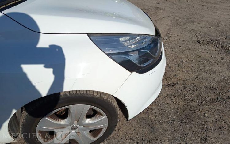 RENAULT CLIO IV 5 Portes 0.9 TCe 12V Energy eco2 S&S 90 cv – EQUIPEE GAZ – ANNEE 2013 BLANC DB-861-MH