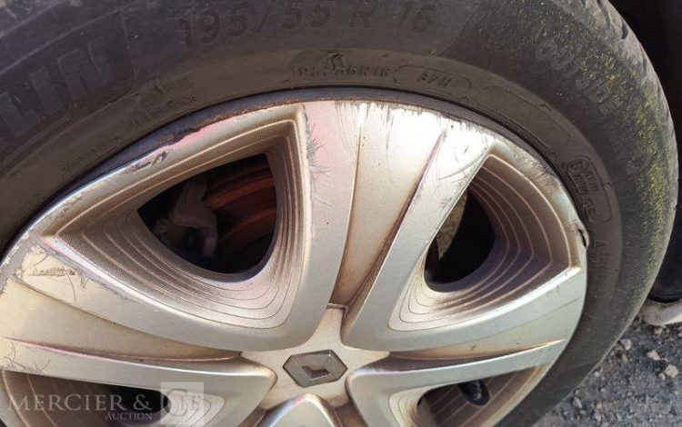 RENAULT CLIO IV 5 Portes 0.9 TCe 12V Energy eco2 S&S 90 cv – EQUIPEE GAZ – ANNEE 2013 BLANC DB-861-MH