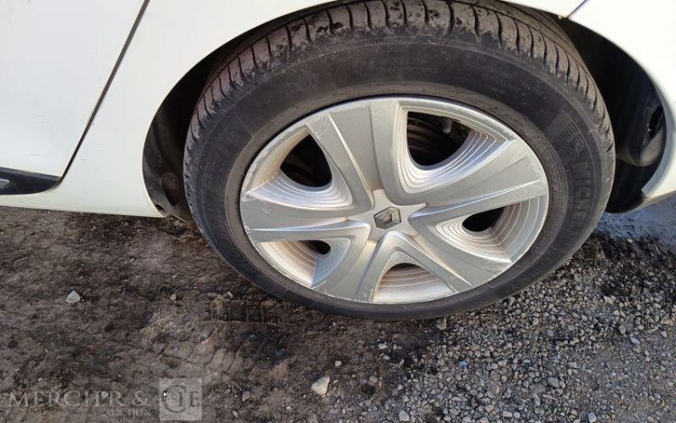 RENAULT CLIO IV 5 Portes 0.9 TCe 12V Energy eco2 S&S 90 cv – EQUIPEE GAZ – ANNEE 2013 BLANC DB-861-MH