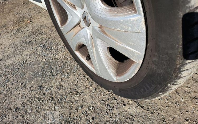 RENAULT CLIO IV 5 Portes 0.9 TCe 12V Energy eco2 S&S 90 cv – EQUIPEE GAZ – ANNEE 2013 BLANC DB-861-MH