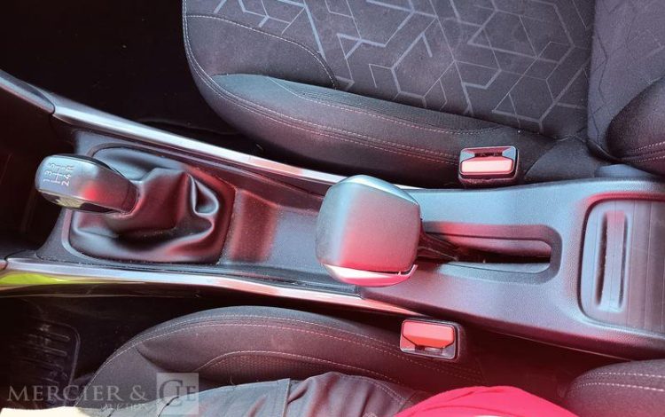 PEUGEOT 2008 1,4 HDI 16V 68CV ACTIVE – DIESEL – 249356 KMS – ANNEE 2014 BLANC DC-917-RT