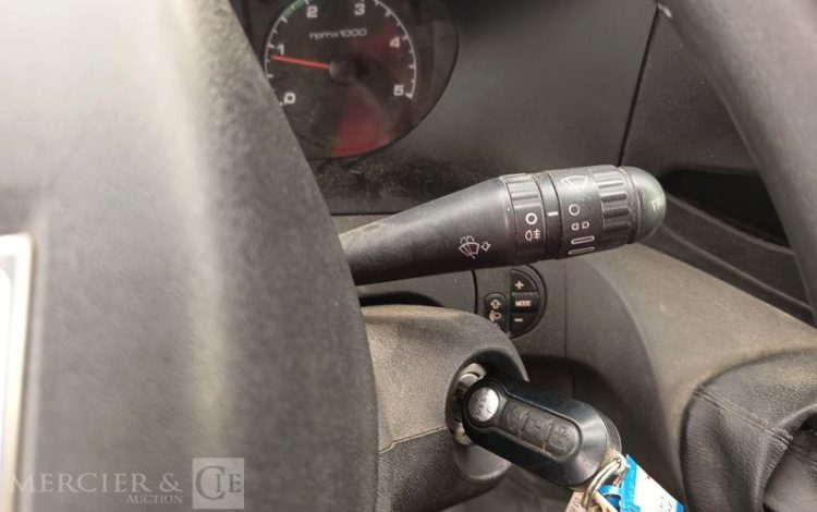 IVECO DAILY 35C15 146 CV – DIESEL – 180958 KMS – ANNEE 2014 BLANC DD-111-DT