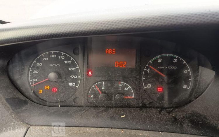 IVECO DAILY 35C15 146 CV – DIESEL – 180958 KMS – ANNEE 2014 BLANC DD-111-DT