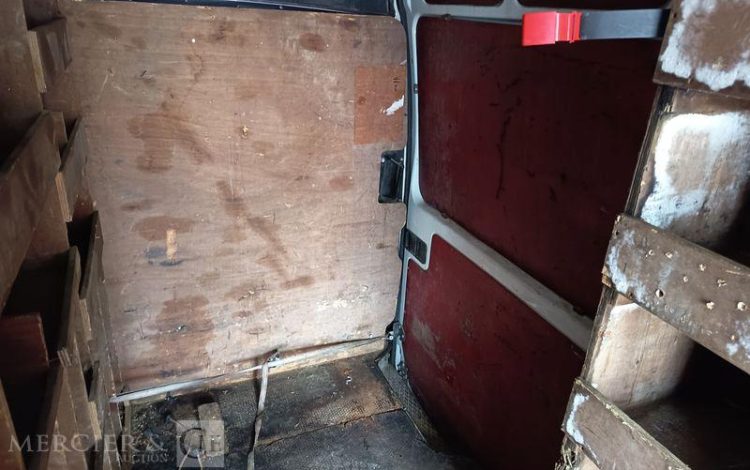 IVECO DAILY 35C15 146 CV – DIESEL – 180958 KMS – ANNEE 2014 BLANC DD-111-DT