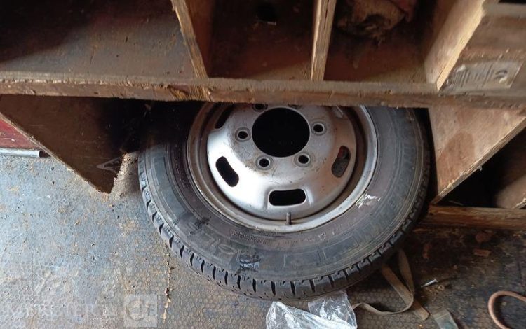 IVECO DAILY 35C15 146 CV – DIESEL – 180958 KMS – ANNEE 2014 BLANC DD-111-DT