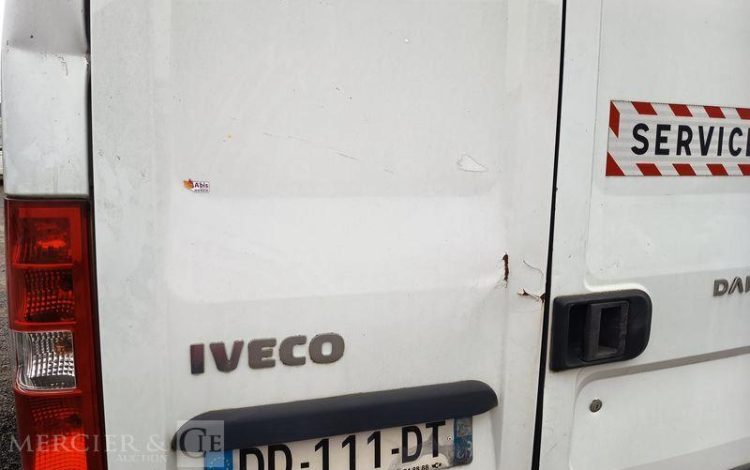 IVECO DAILY 35C15 146 CV – DIESEL – 180958 KMS – ANNEE 2014 BLANC DD-111-DT