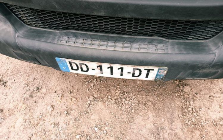 IVECO DAILY 35C15 146 CV – DIESEL – 180958 KMS – ANNEE 2014 BLANC DD-111-DT