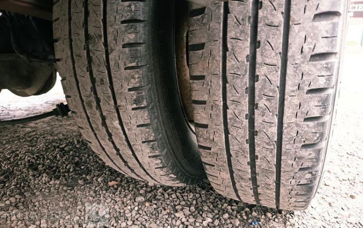 IVECO DAILY 35C15 146 CV – DIESEL – 180958 KMS – ANNEE 2014 BLANC DD-111-DT