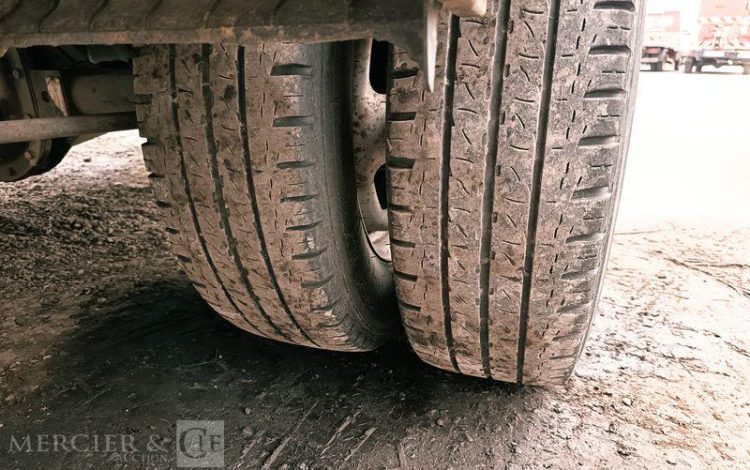 IVECO DAILY 35C15 146 CV – DIESEL – 180958 KMS – ANNEE 2014 BLANC DD-111-DT