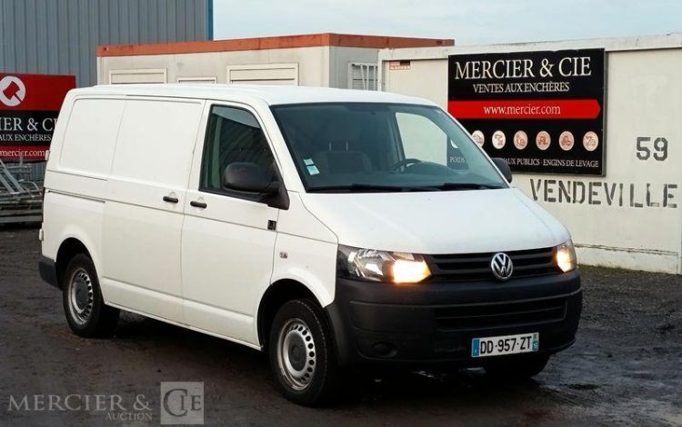 VOLKSWAGEN TRANSPORTER T5 PHASE 2 (7E) Fourgon 2.0 TDI- POUR PIECES SANS CG – PAS DE REGUL BLANC DD-957-ZT