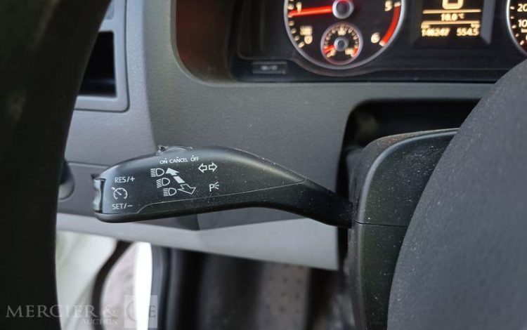 VOLKSWAGEN TRANSPORTER T5 PHASE 2 (7E) Fourgon 2.0 TDI- POUR PIECES SANS CG – PAS DE REGUL BLANC DD-957-ZT